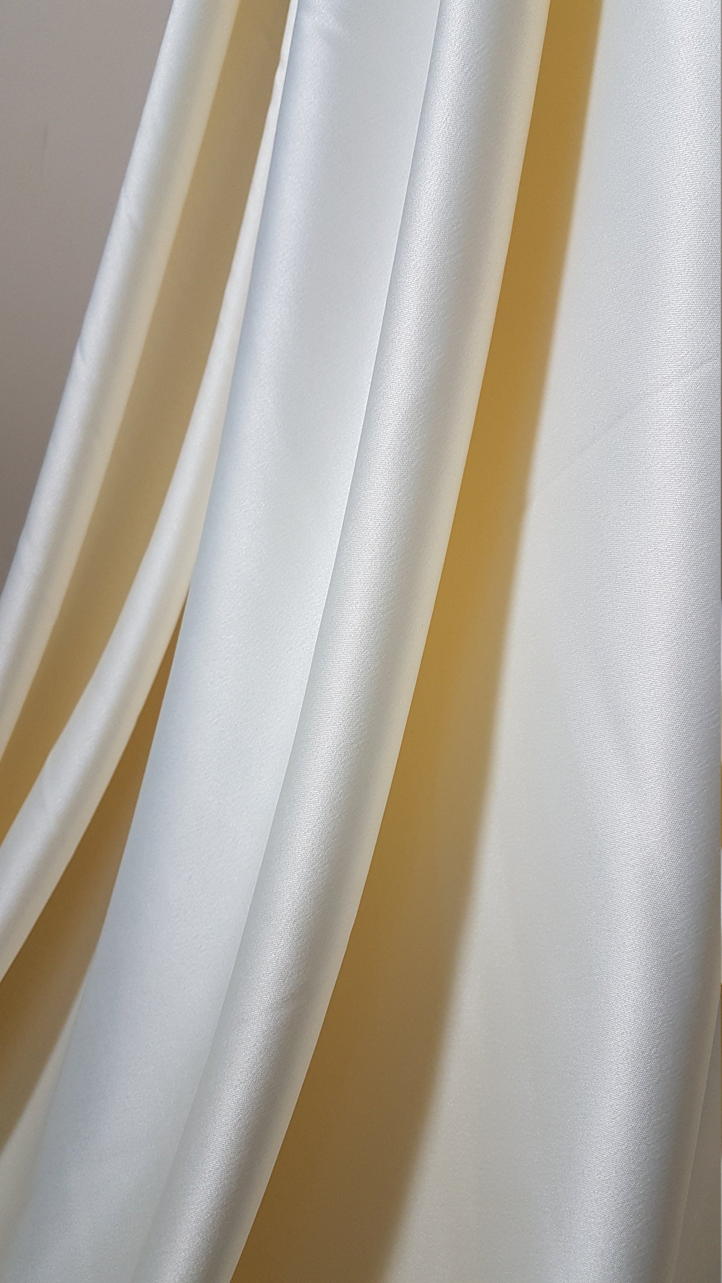 Italienischer Stretch-Satin Stoff in schöner türkis oder champagner Farbe, Duchesse Satin Stoff für Braut- oder Abendkleider, Hochwertig