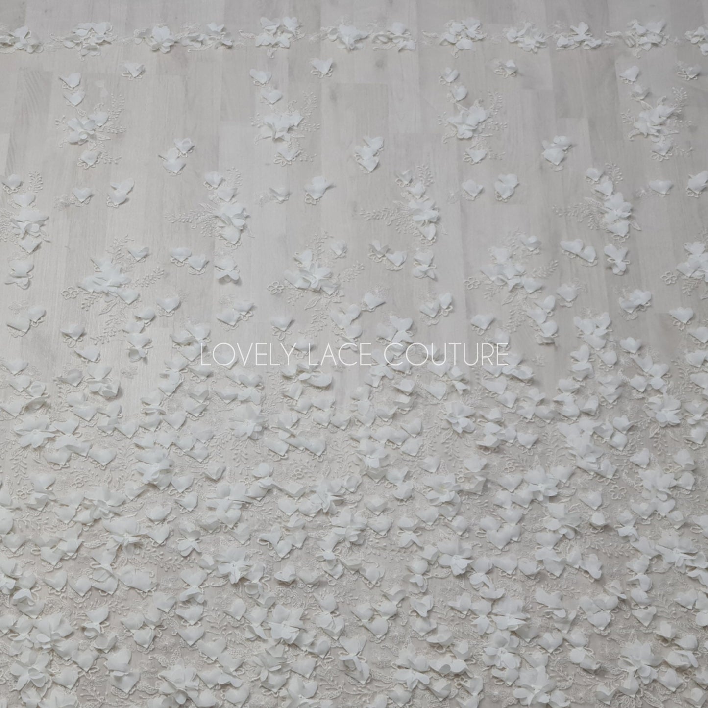 Wunderschöne Brautspitze mit großen Blüten, 3D-Spitze in weiß LL-1429 und Elfenbein LL-1430, Braut und Hochzeitspitze