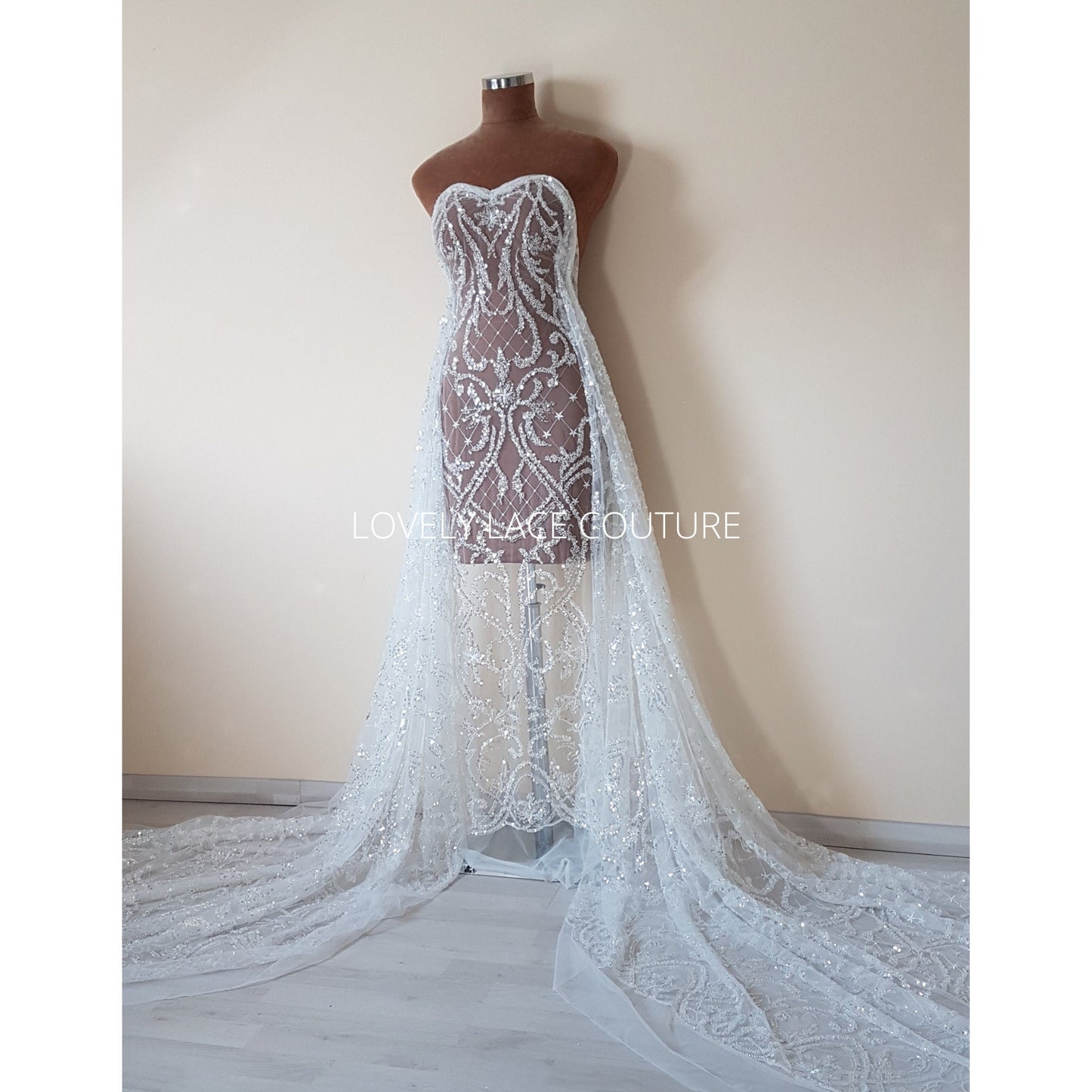Glorious ornamental bridal lace fabric per metre in white color, wedding dress lace in high quality for stunning couture dresses, LL-1477