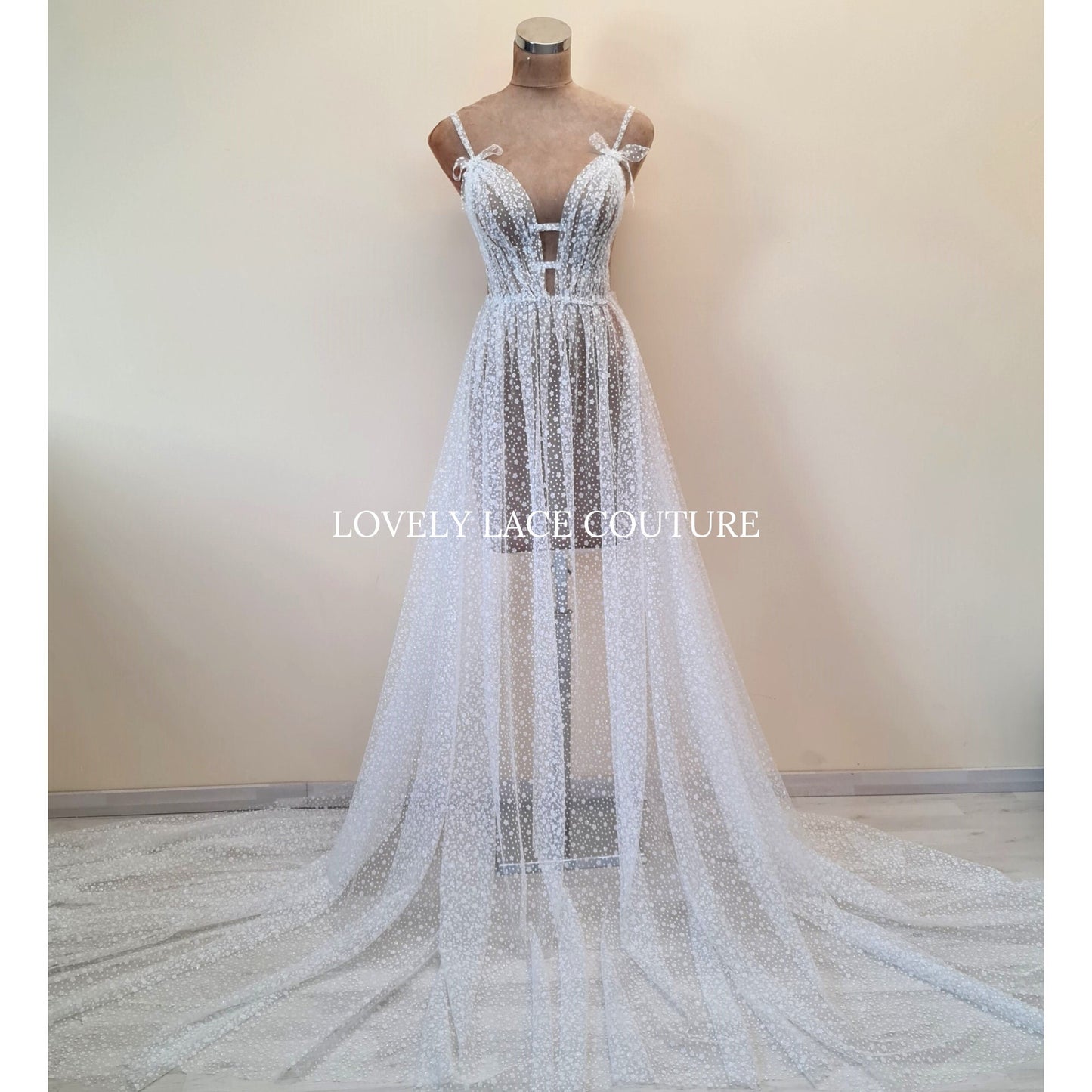 LL-1524, 1,5 Meter breit, weicher Glitter Tüll Stoff mit Blumen in weiß für Brautschleier und Hochzeitskleider