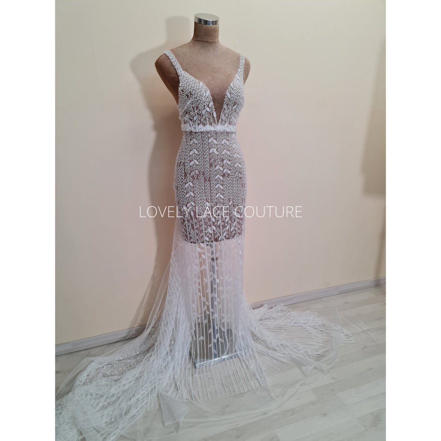 LL-1563, off-white bridal lace fabric with beads and sequins in a modern gorgoues geometrical design, fabric per meter