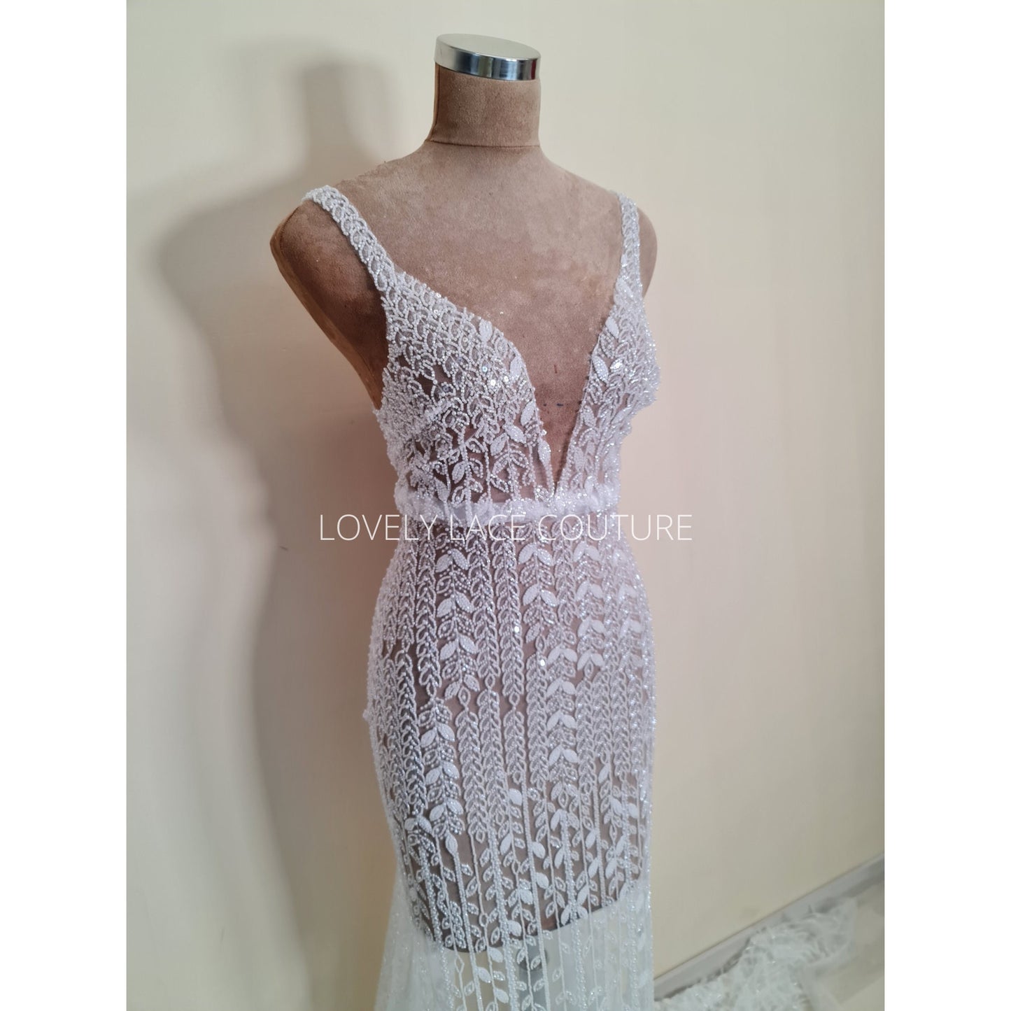 LL-1563, off-white bridal lace fabric with beads and sequins in a modern gorgoues geometrical design, fabric per meter