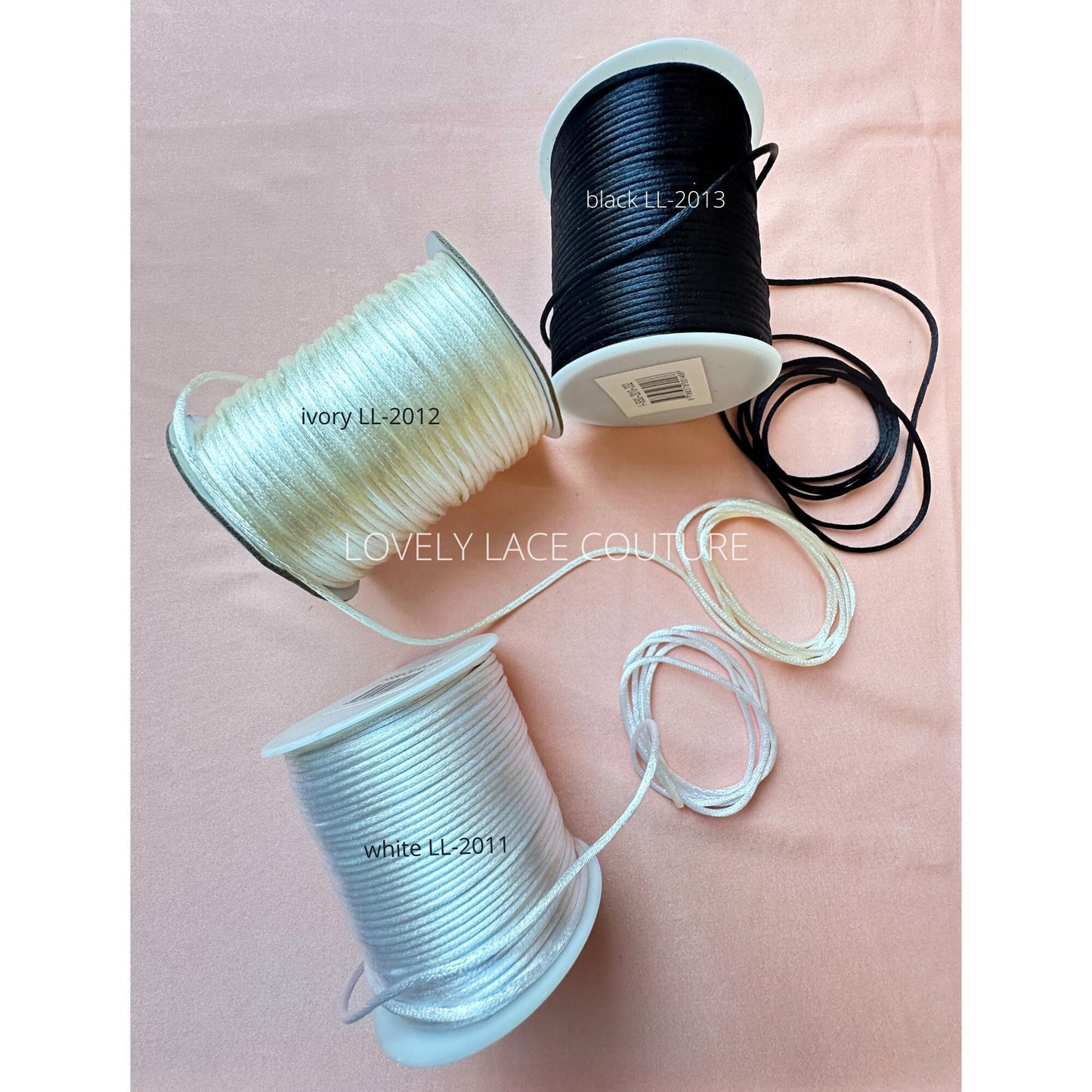5m, 10m or 15m satin cord 2,5mm, in white, ivory oder black