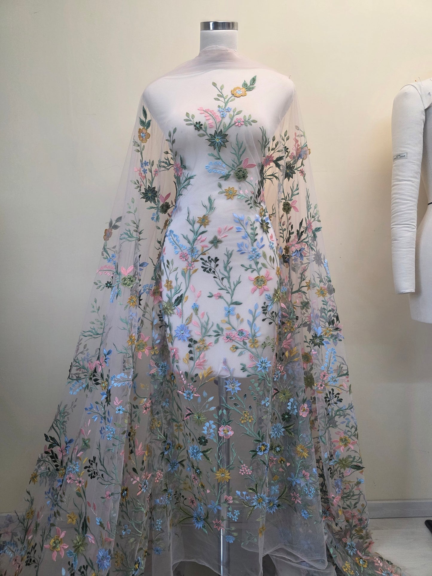 Multi color Flower lace fabric, LL-1570