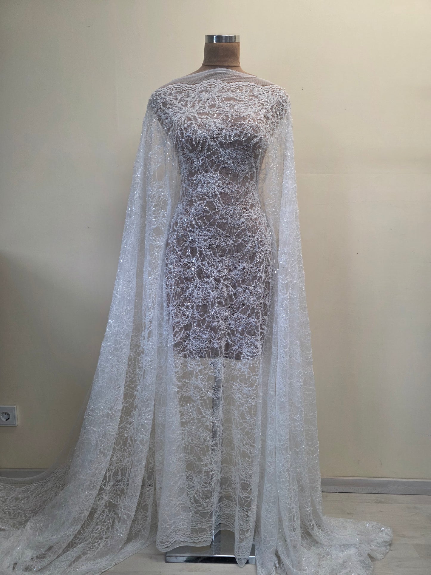 LL-1571, chantilly lace fabric