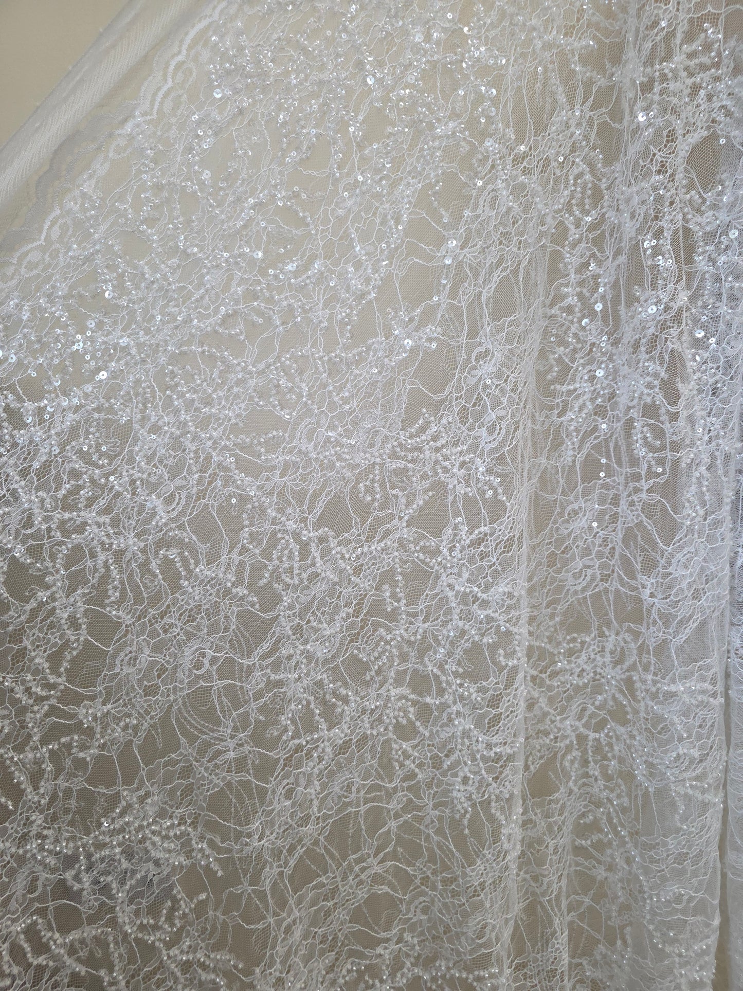 LL-1571, chantilly lace fabric