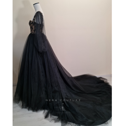 EMMA Dress - black weddingdress with lace corset, long sleeves and 300cm long train