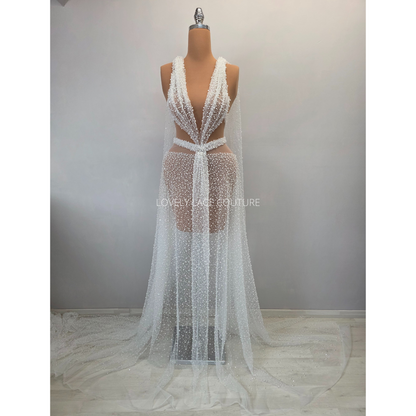 hourglass-shaped dress form, ideal for draping and presenting design ideas