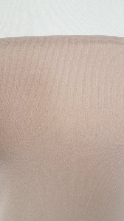 Elastischer Netzstoff in Hautfarbe oder hellbeige, stark bi-elastisch für Netzeinsätze an Kleidern, Abendgarderobe oder Tanzkostüm
