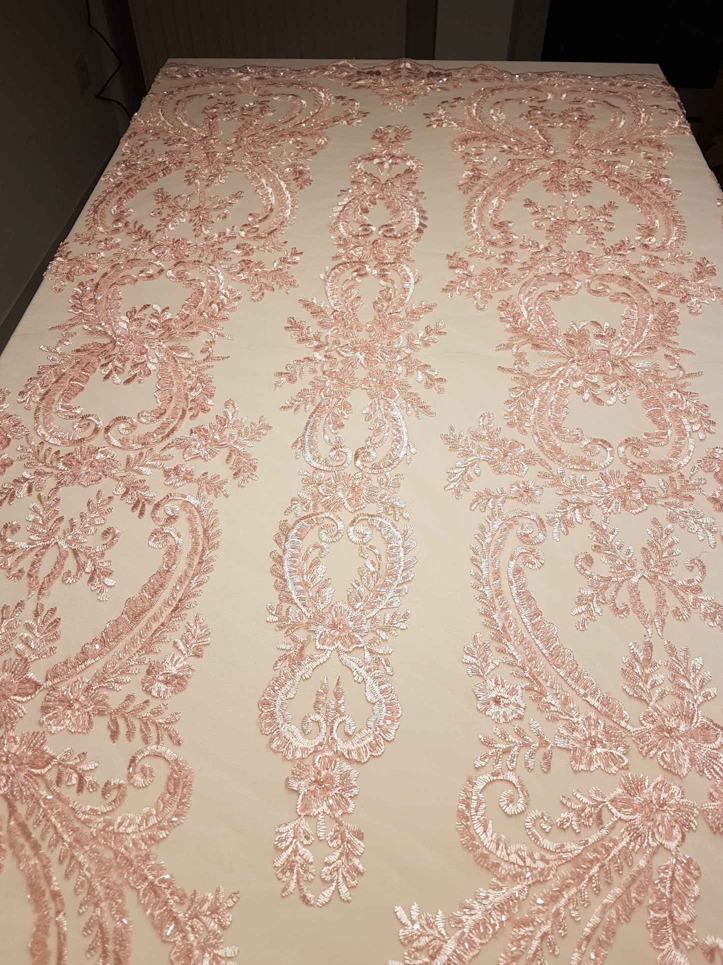 Schöne rose Spitze Stoff, Braut Spitze Stoff, bestickte Spitze, Hochzeit Spitze, Spitze Stoff in rosé, Blume Spitze mit Ornamenten LL-1129