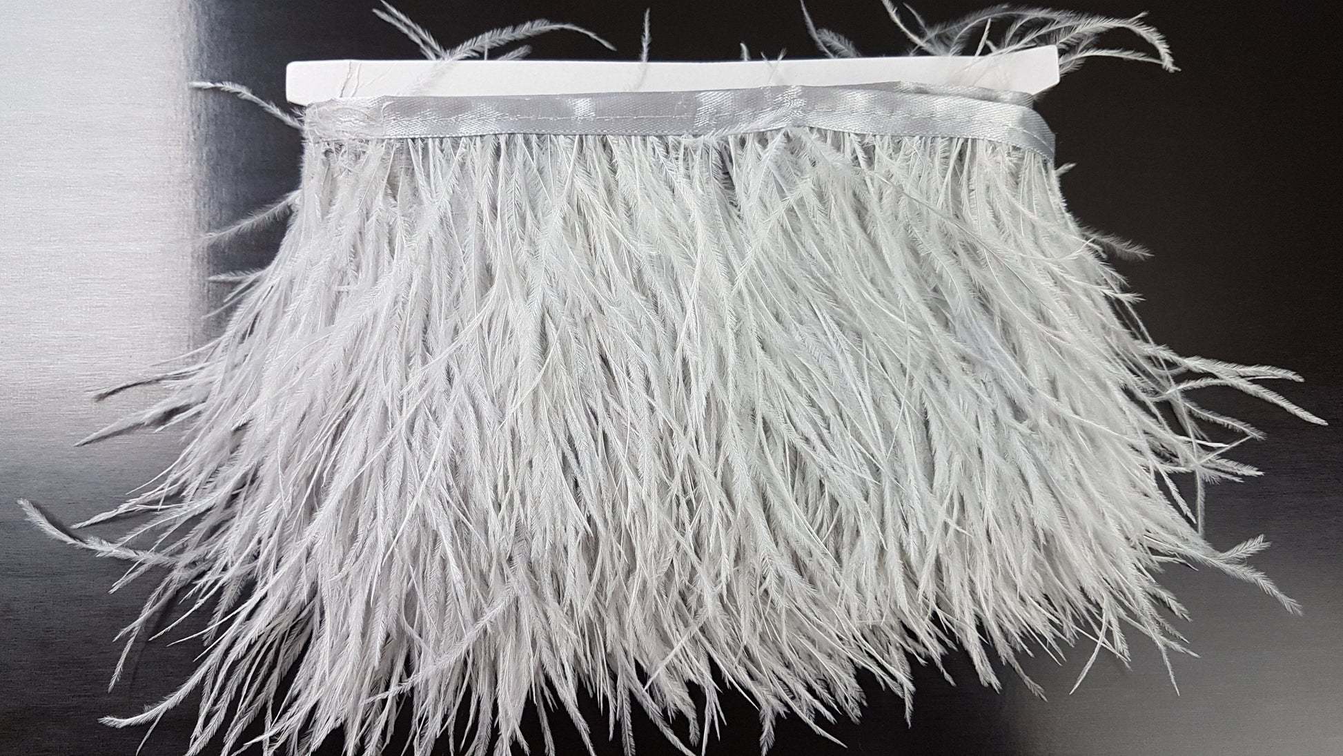 1 Meter Länge, 13-16cm breit, Natürliche weiche Straußfedern mit Satinband, hohe Qualität, Fransenband für Brautkleider oder Abendkleider