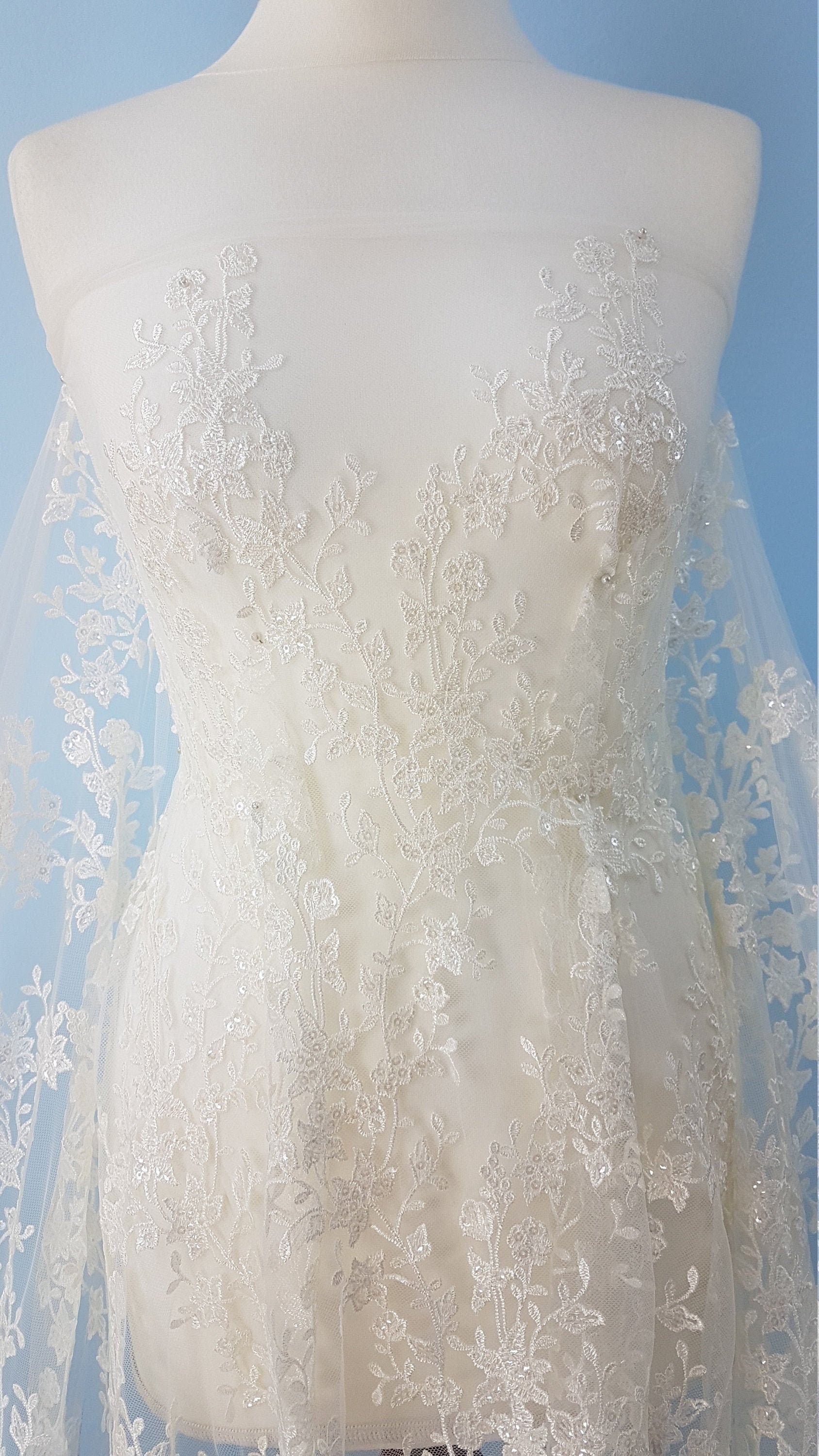 Blumen Spitzen Stoff mit transparenten Pailletten, Hochzeitsspitze, Brautspitze, Stickerei Spitze Stoff LL-1182