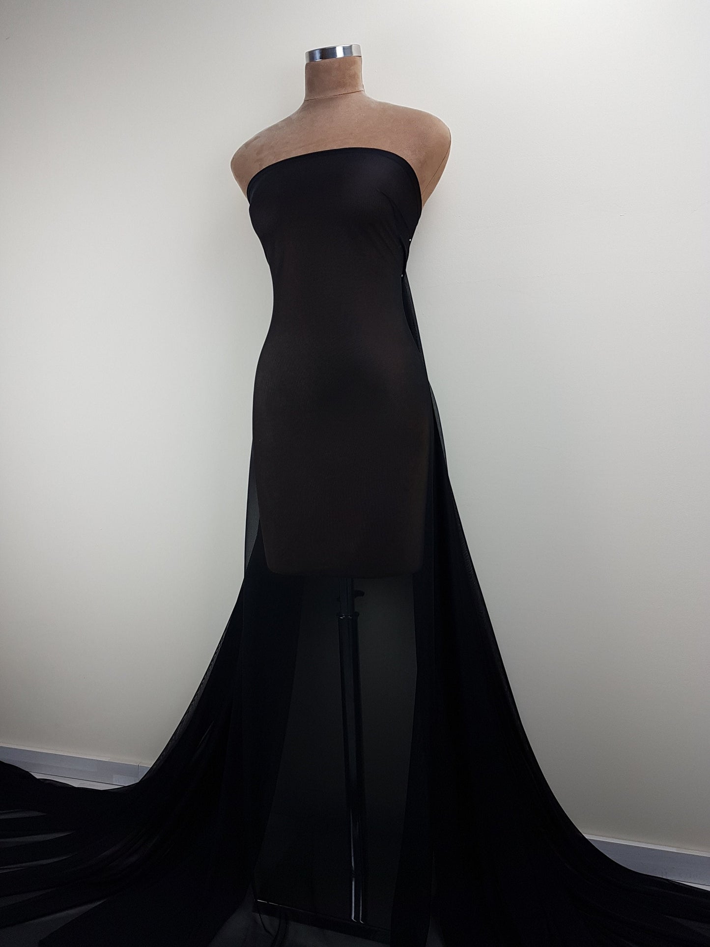Bi-Elastischer Mesh Stoff in Schwarz, 4-Wege-Stretch für Mesheinsätze an Kleidern, Abendkleidern oder Tanzkostümen LL-1283