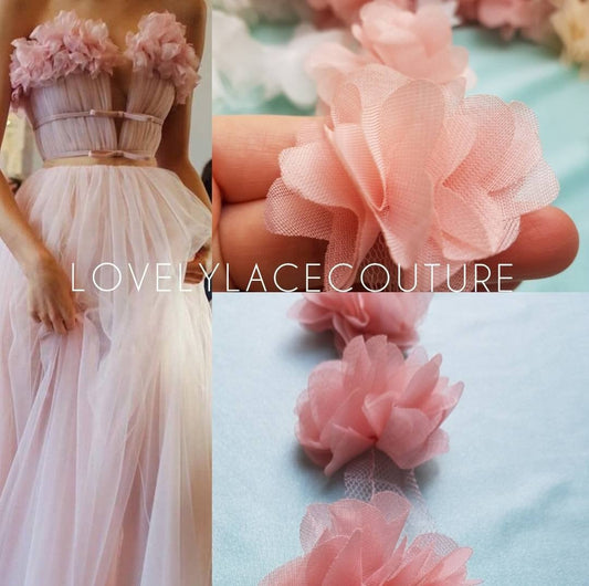 Schöne weiche Stoffblumen, Blumen Applikationen, Blumenband für Dekorationen, Kleider, Brautkleider, Abendkleider, Kopfschmuck