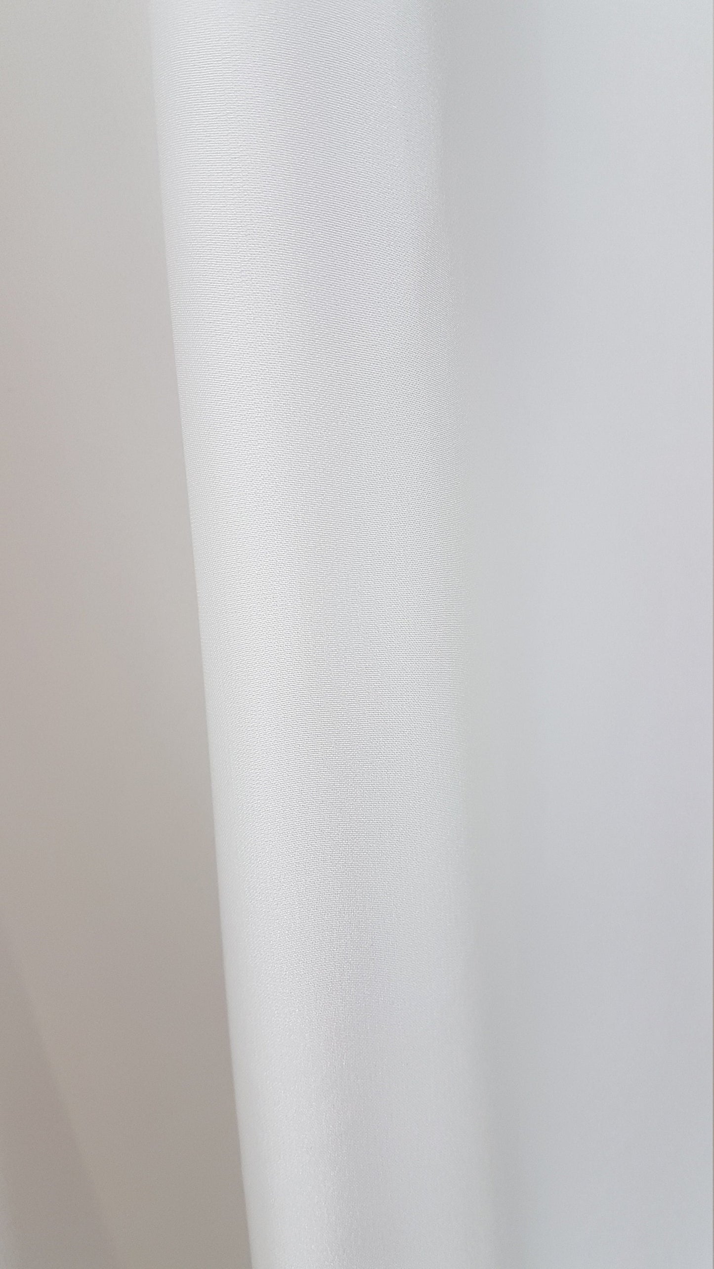 Schöner Satinstoff in weiß und Elfenbein Farbe, Hohe Satinstoffqualität für Brautkleider oder Abendkleider und vieles mehr