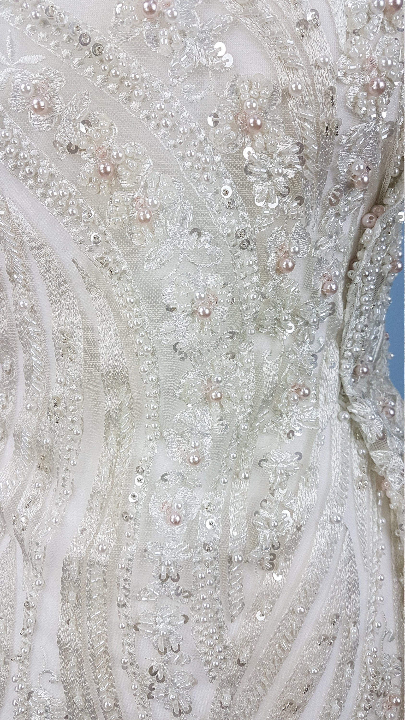 Magnificent 3D - Lace fabric with abstract design, wave design, fabric by the yard or metres in ivory color LL-1327