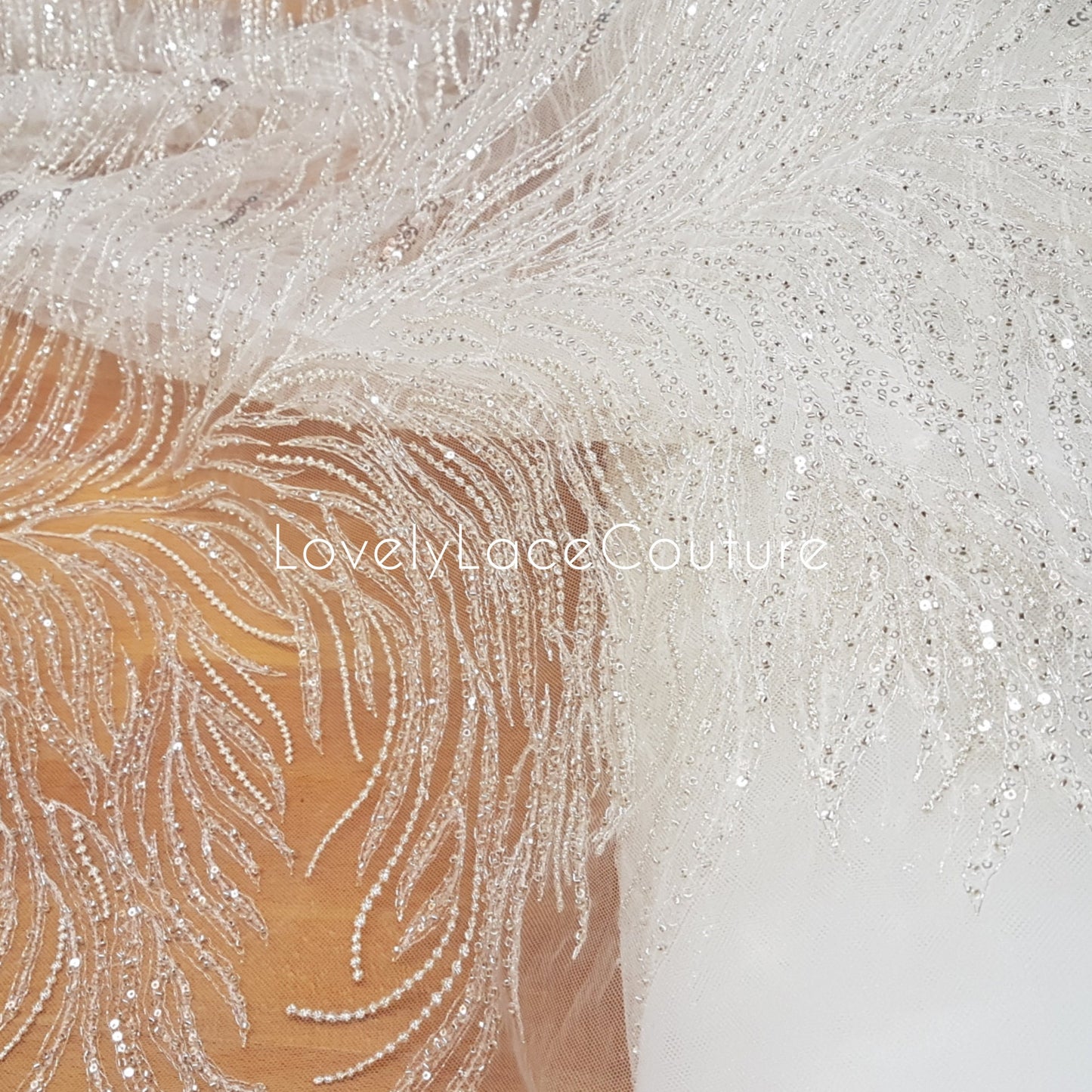 Wunderschöne Brautspitze mit abstraktem Wellendesign, Designer Couture Spitze in Elfenbeinfarbe, moderne Hochzeitspitze LL-1390
