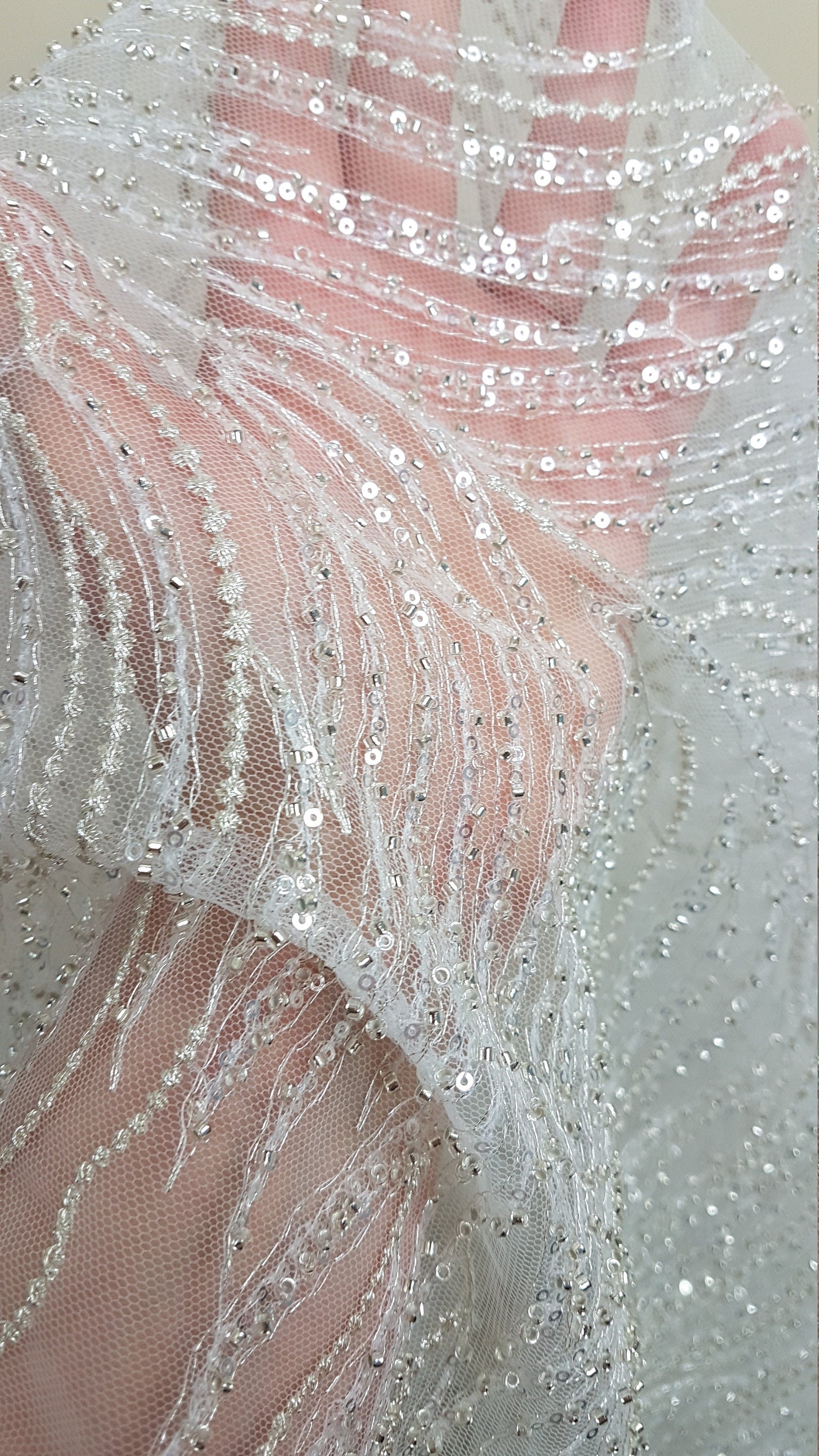 Wunderschöne Brautspitze mit abstraktem Wellendesign, Designer Couture Spitze in Elfenbeinfarbe, moderne Hochzeitspitze LL-1390