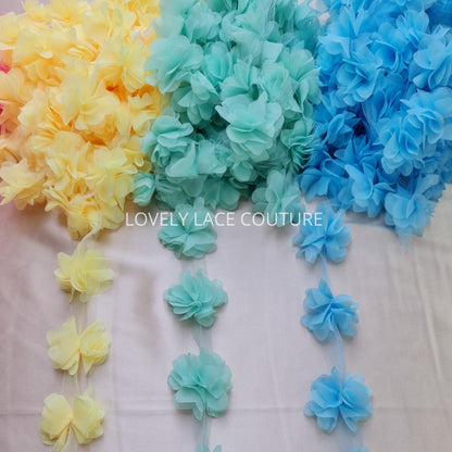 Schöne weiche Stoffblumen, Blumen Applikationen, Blumenband für Dekorationen, Kleider, Brautkleider, Abendkleider, Kopfschmuck