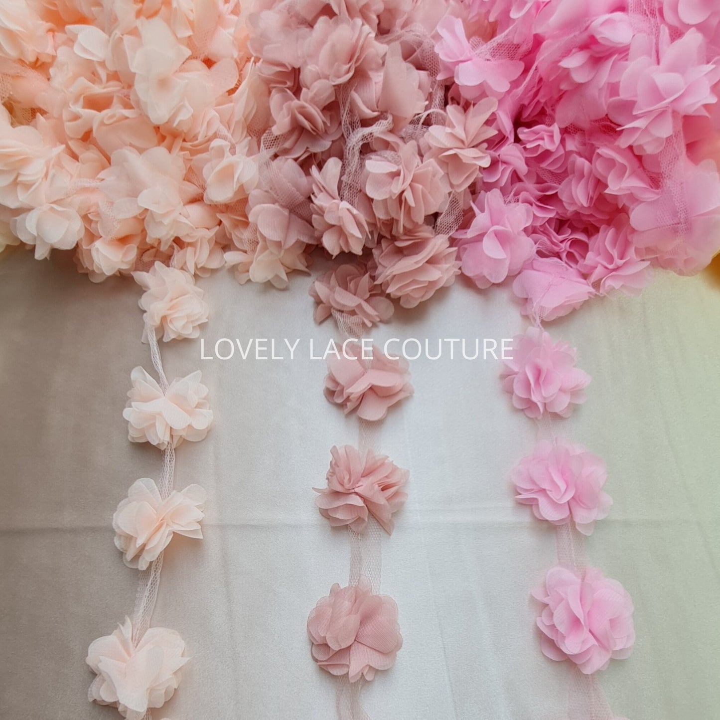 Schöne weiche Stoffblumen, Blumen Applikationen, Blumenband für Dekorationen, Kleider, Brautkleider, Abendkleider, Kopfschmuck