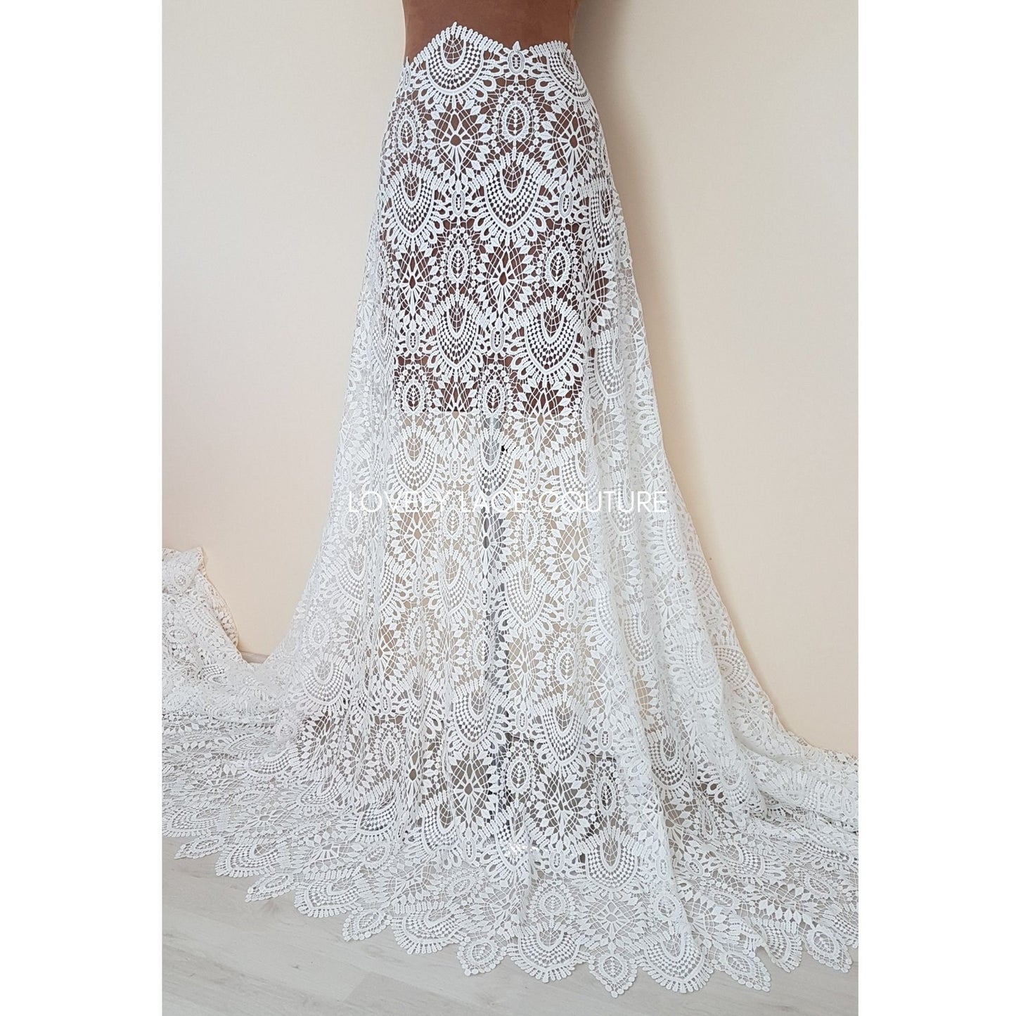 Gorgeous modern boho lace fabric, soft guipure lace in off-white, High Quality, Crochet Lace, lace for gown, from 1 metre LL-1437