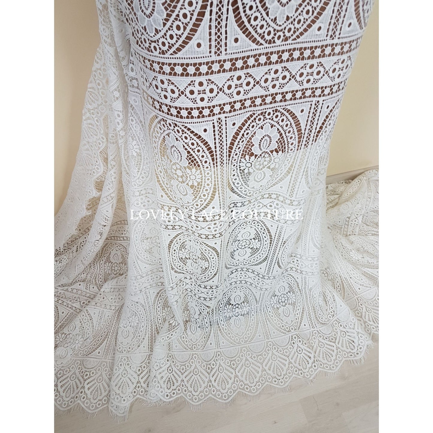 Lovely romantic boho lace fabric, soft guipure lace in off-white, High Quality, Crochet Lace for bridal and wedding dresses LL-1438