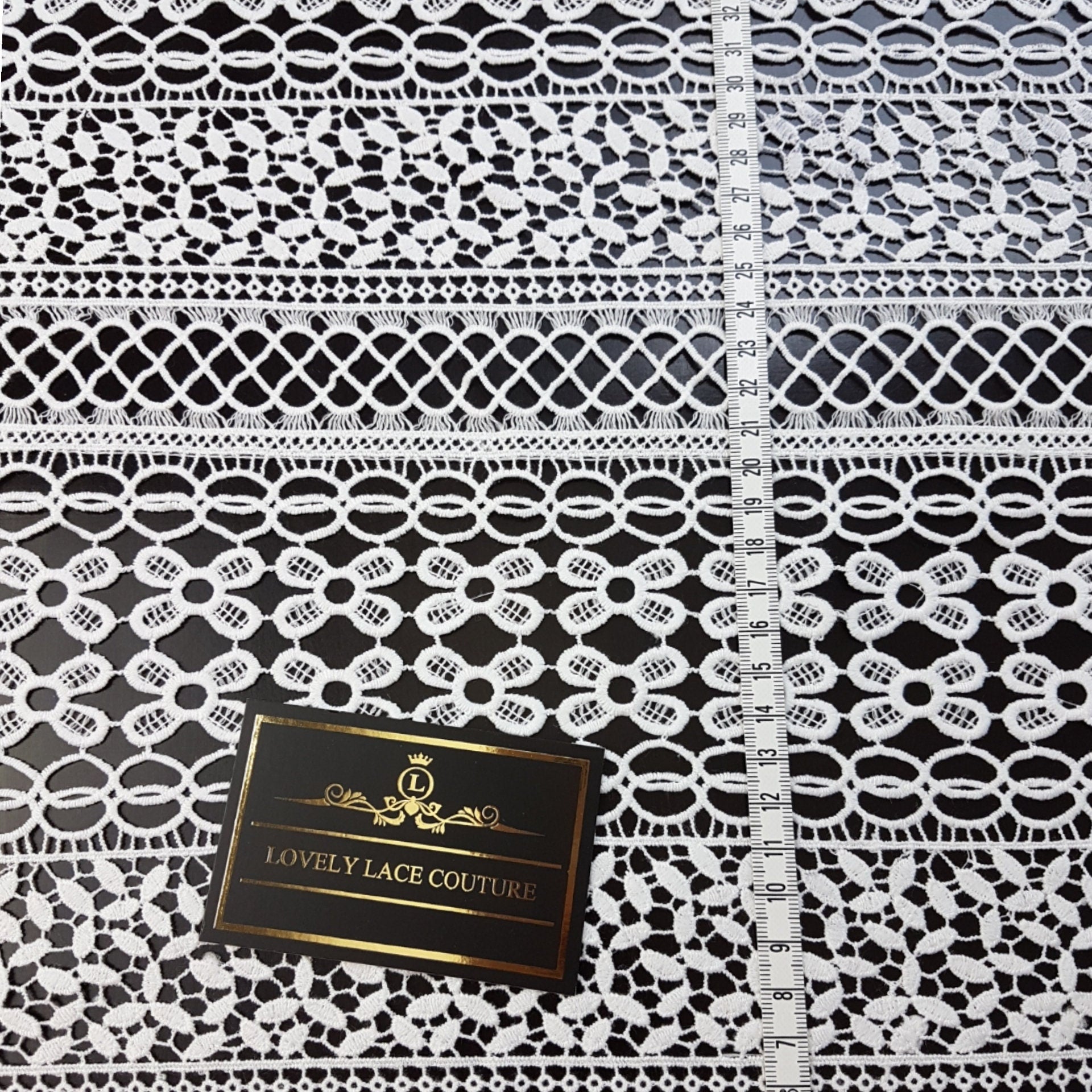 Very soft guipure lace in off-white, lace for gown, boho lace fabric, high quality, modern design, vintage lace fabric, from 1 metre LL-1436