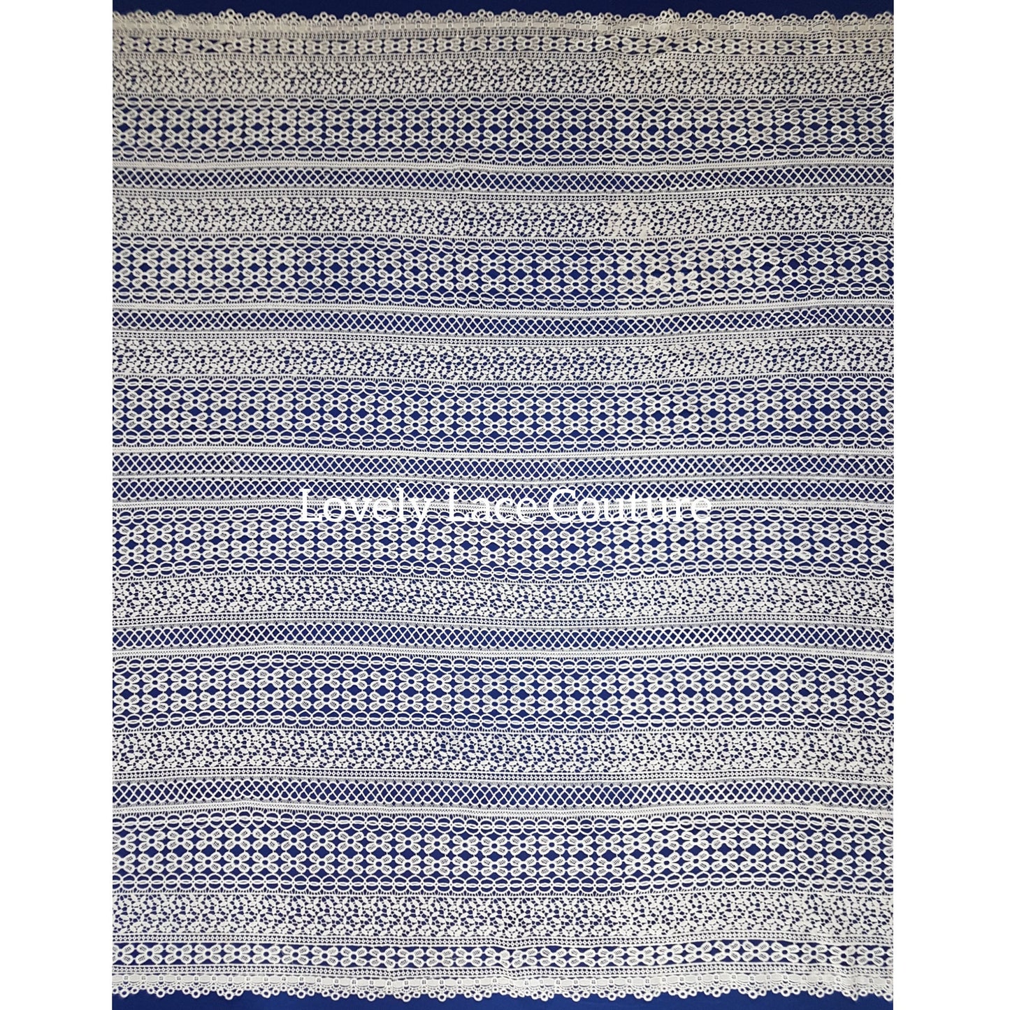 Very soft guipure lace in off-white, lace for gown, boho lace fabric, high quality, modern design, vintage lace fabric, from 1 metre LL-1436