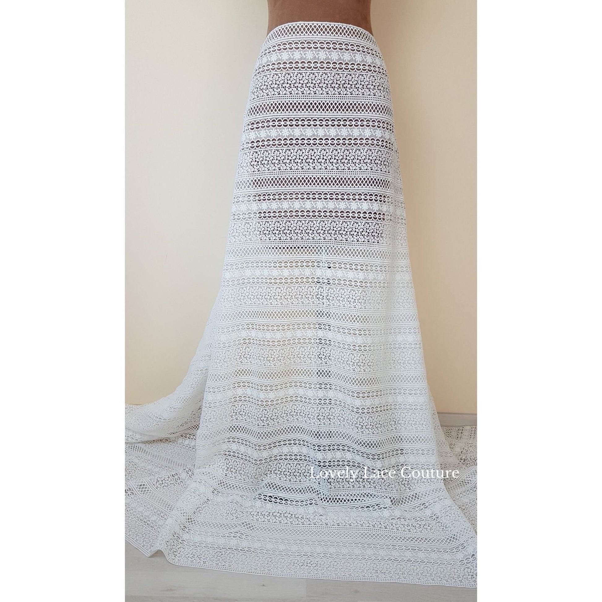 Beautiful boho lace fabric, soft guipure lace in off-white, High Quality, Crochet Lace for bridal and wedding dresses LL-1439