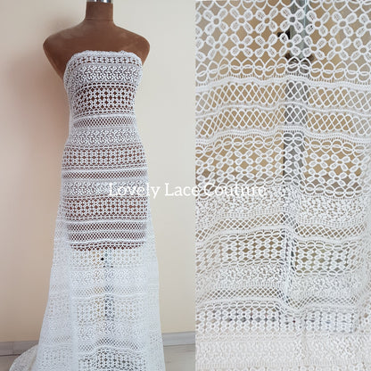 Very soft guipure lace in off-white, lace for gown, boho lace fabric, high quality, modern design, vintage lace fabric, from 1 metre LL-1436