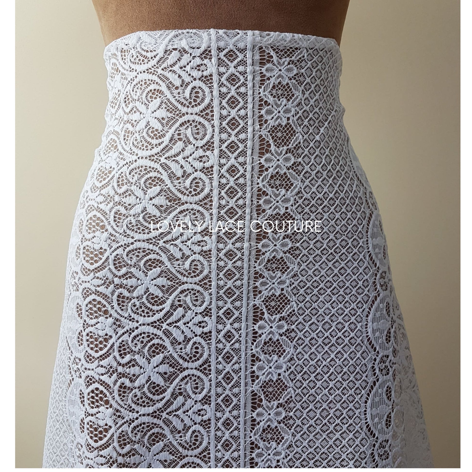 Lovely boho lace fabric with very soft handfeeling, in off-white color, for bridal and wedding dresses, Chantilly lace per meter, LL-1467