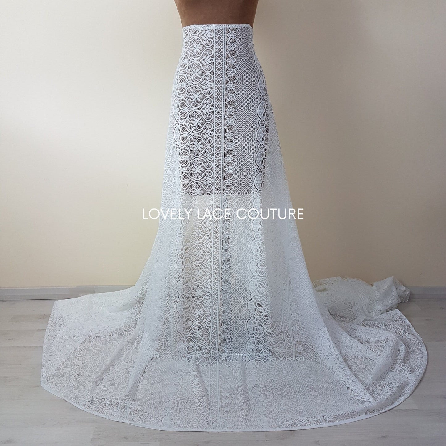 Lovely boho lace fabric with very soft handfeeling, in off-white color, for bridal and wedding dresses, Chantilly lace per meter, LL-1467