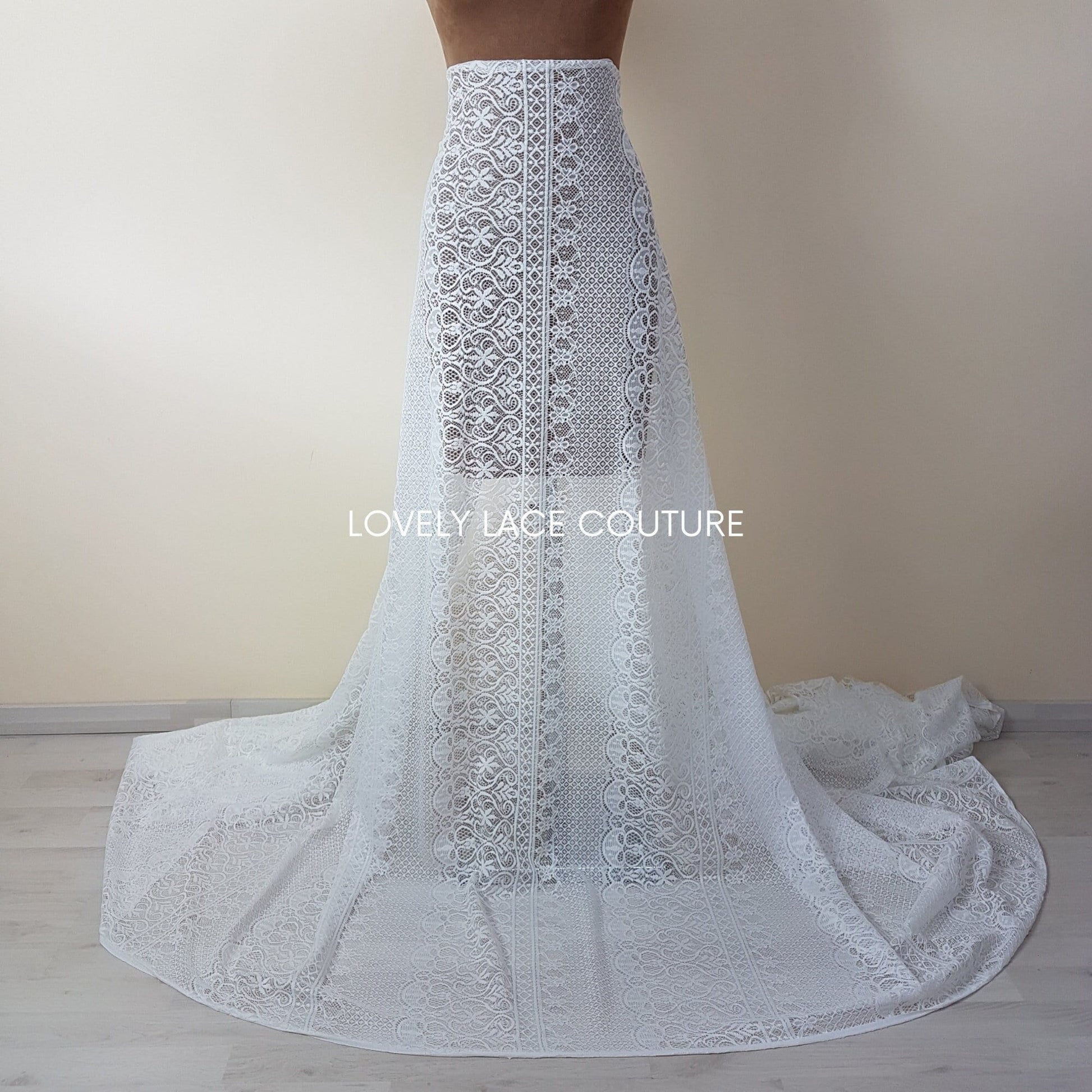 Lovely boho lace fabric with very soft handfeeling, in off-white color, for bridal and wedding dresses, Chantilly lace per meter, LL-1467