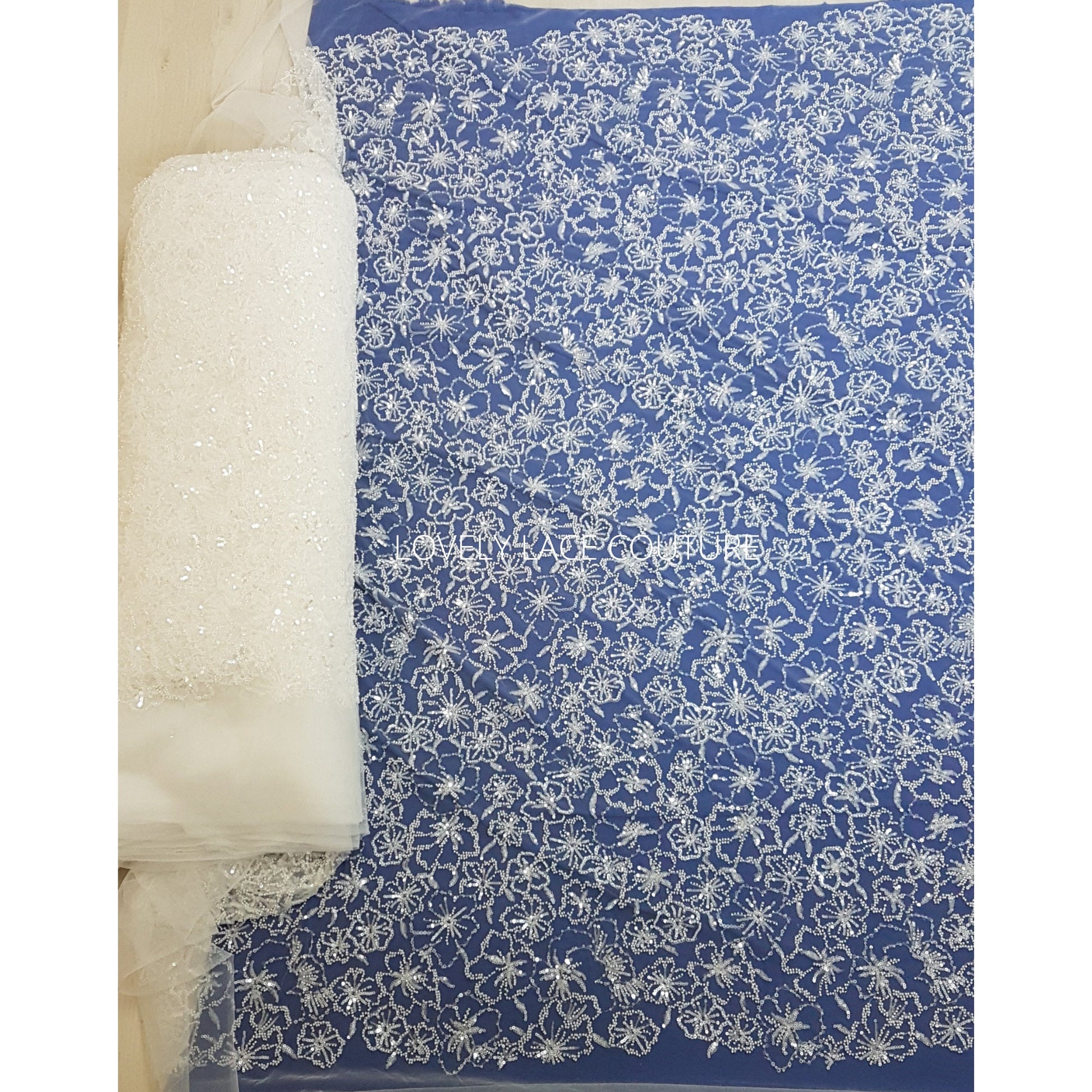 Weiße florale Brautspitze mit Perlen und Pailletten, Couture Spitze, moderne Braut und Hochzeitspitze LL-1475