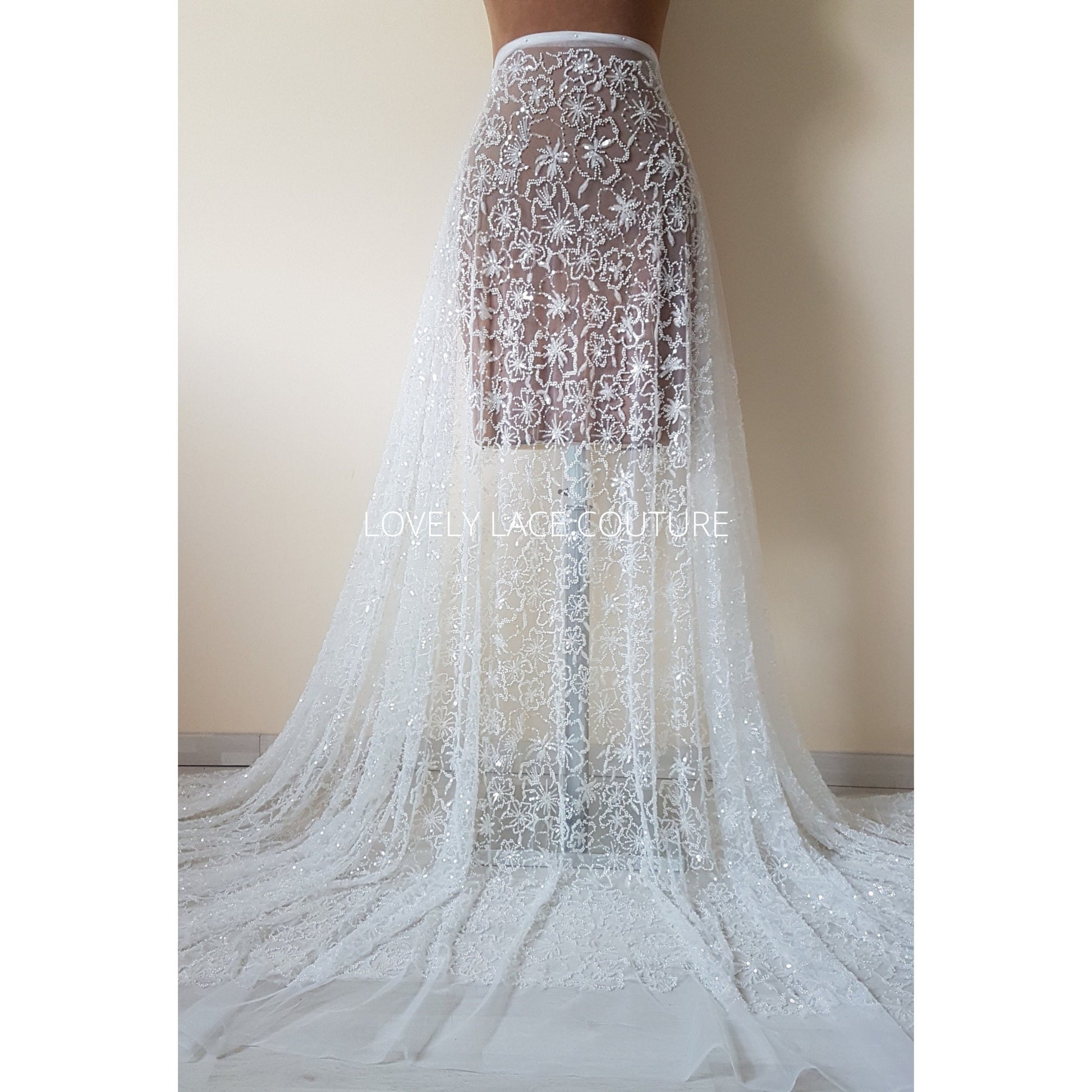 Weiße florale Brautspitze mit Perlen und Pailletten, Couture Spitze, moderne Braut und Hochzeitspitze LL-1475