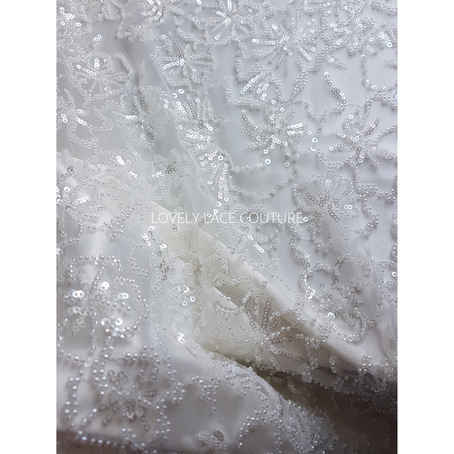 Weiße florale Brautspitze mit Perlen und Pailletten, Couture Spitze, moderne Braut und Hochzeitspitze LL-1475