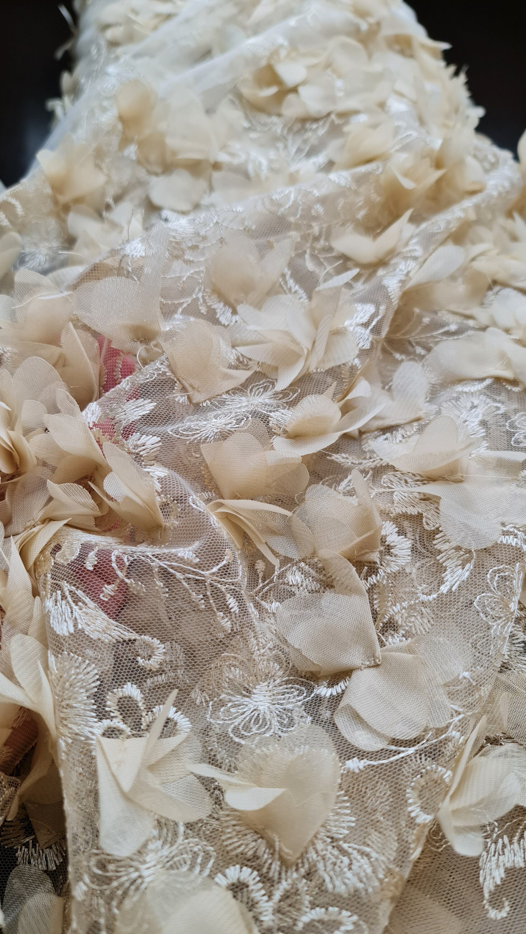 LL-1451, Lovely bridal lace fabric with big 3d flowers in beige color