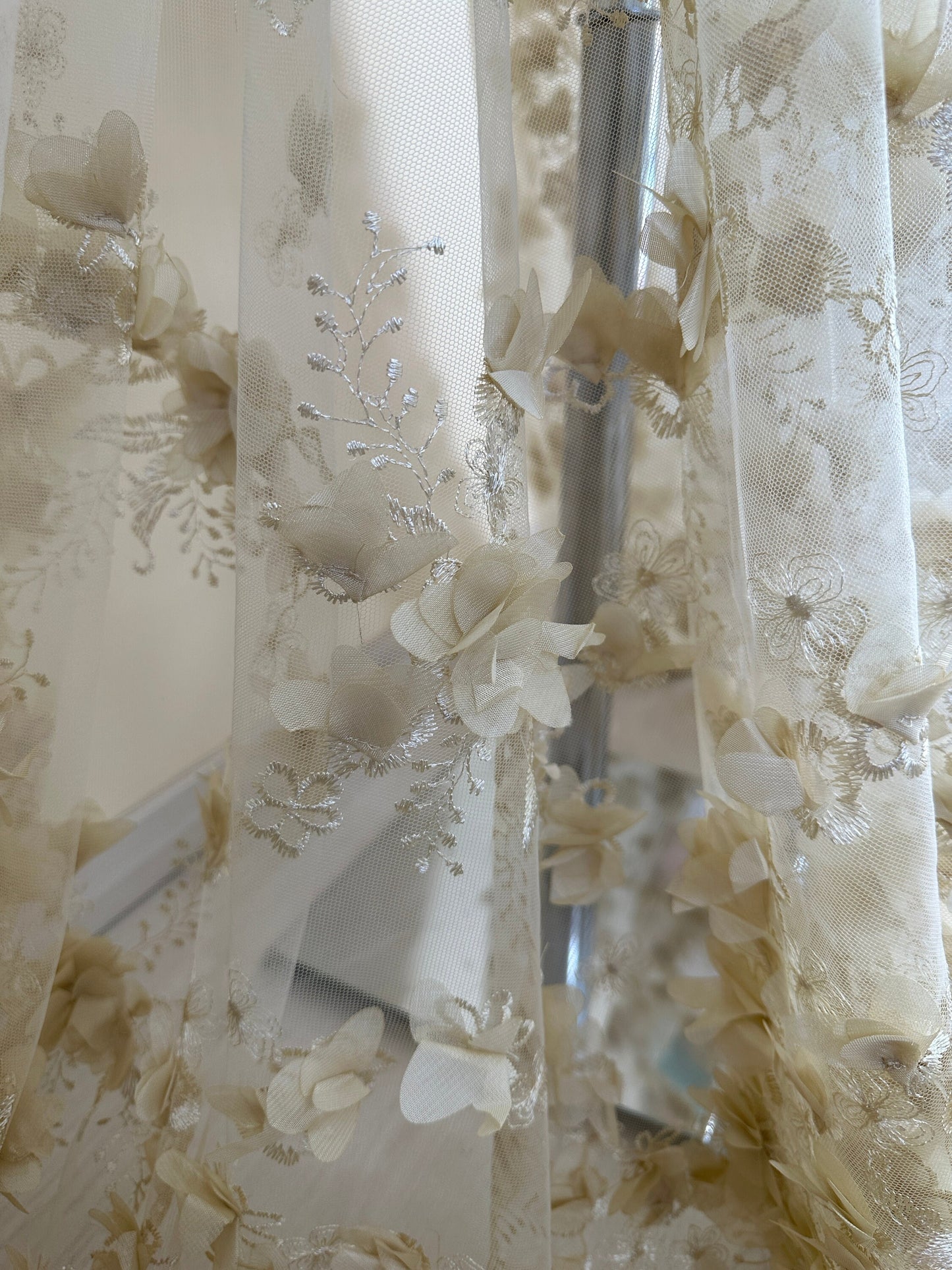 LL-1451, Lovely bridal lace fabric with big 3d flowers in beige color