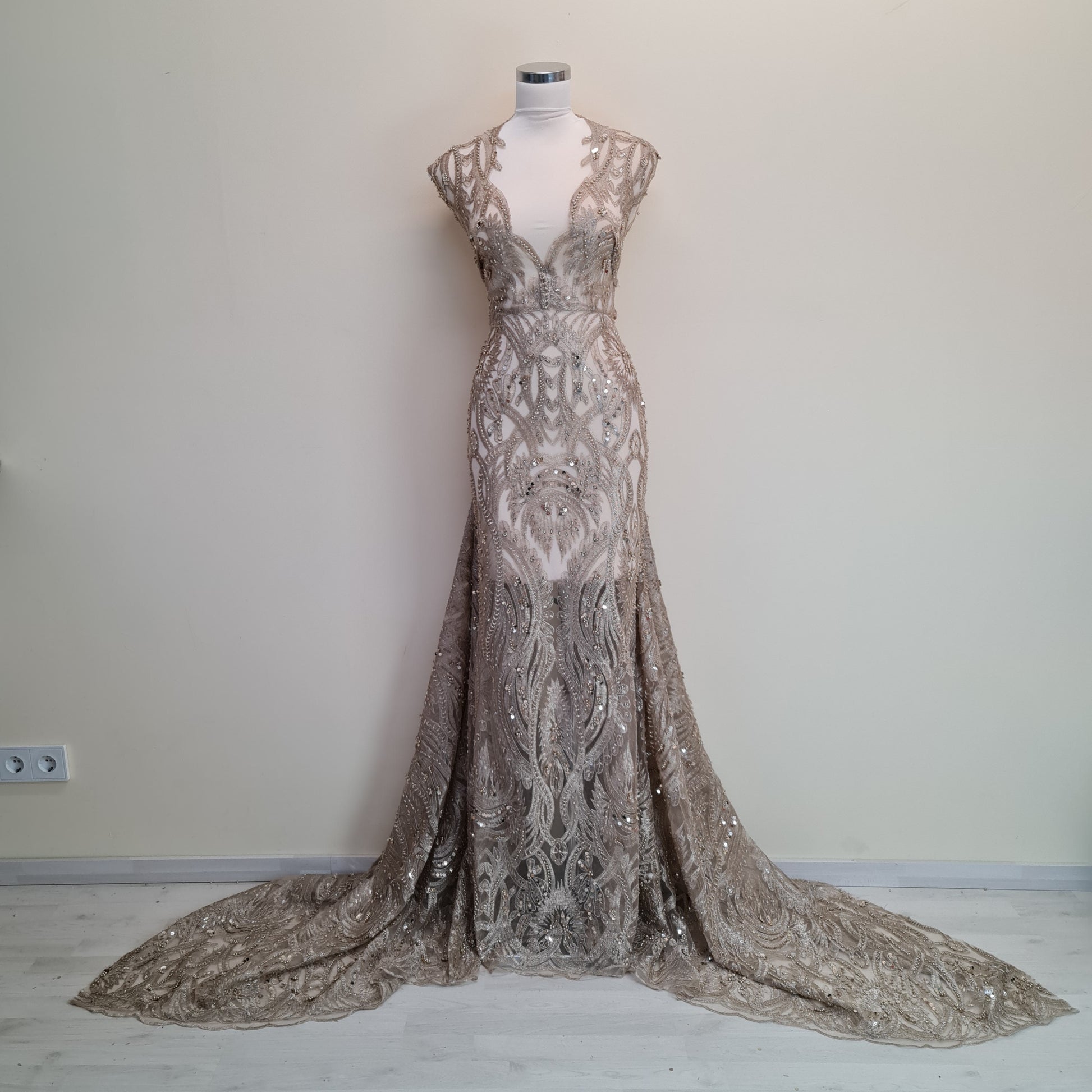 Gorgeous ornamental lace fabric with beads and big sequins in gold color, lace per meter LL-1346
