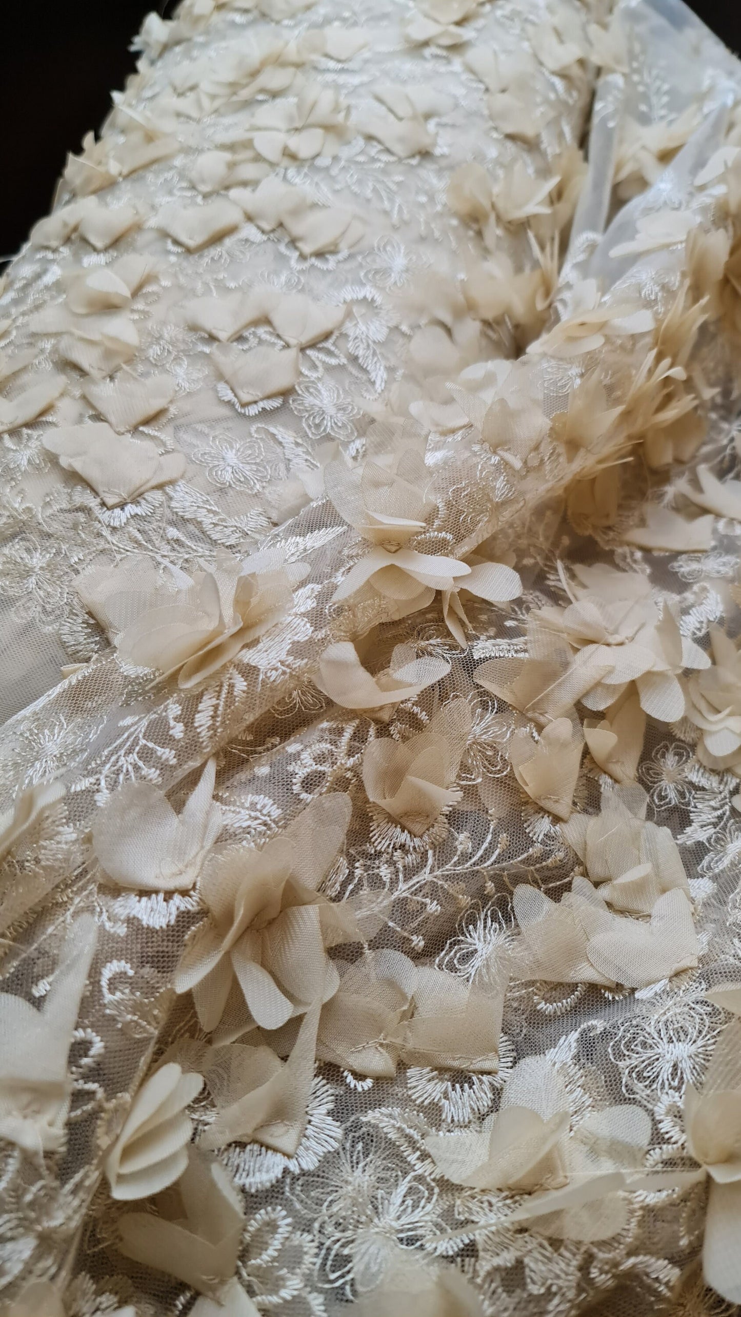 LL-1451, Lovely bridal lace fabric with big 3d flowers in beige color