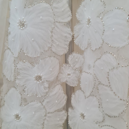 LL-1486, Wonderful bridal lace fabric with big flowers by yards or meters, 3D-Lace Fabric in off-white color