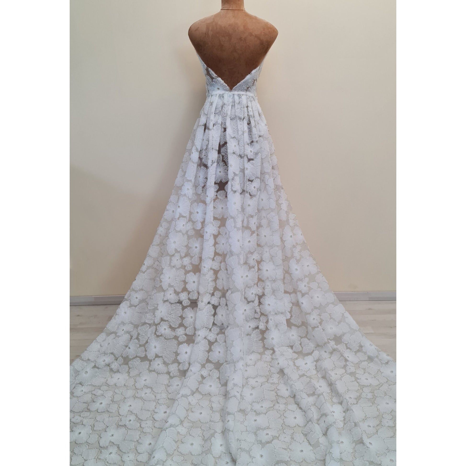 LL-1486, Wonderful bridal lace fabric with big flowers by yards or meters, 3D-Lace Fabric in off-white color