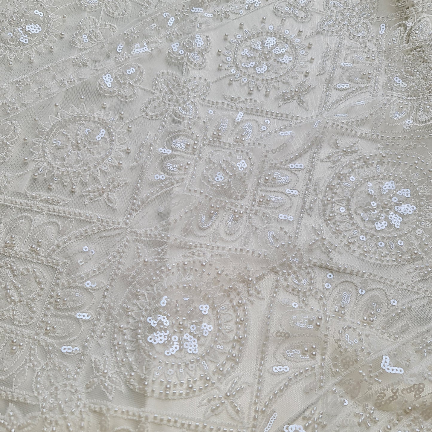 LL-1488, gorgeous bridal lace fabric with geometrical pattern, guipure lace per meter, lace fabric in off-white
