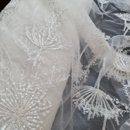 LL-1491 Beautiful lace fabric with dandelion design, lace per metre, wedding dress lace fabric in off-white color