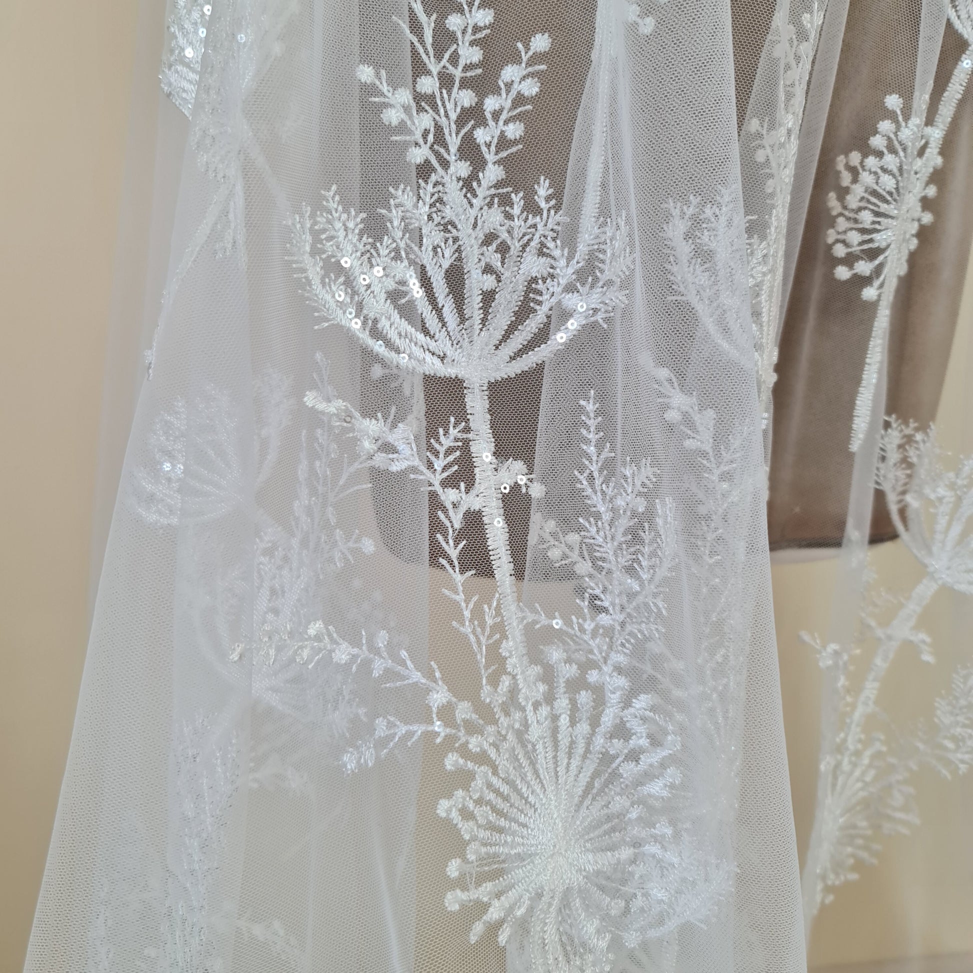LL-1491 Beautiful lace fabric with dandelion design, lace per metre, wedding dress lace fabric in off-white color