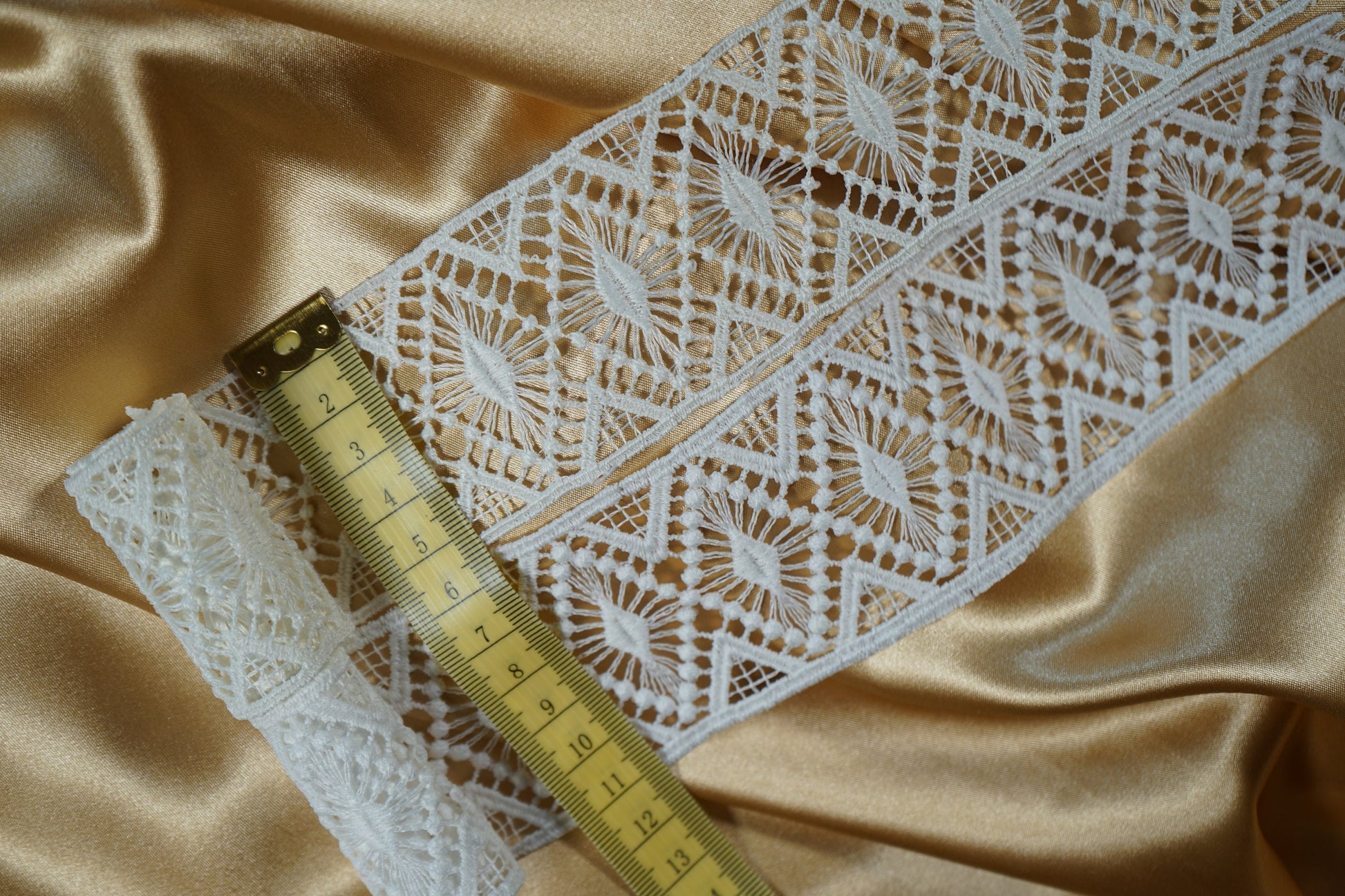 Guipure lace ribbon in white LL-1540 or ivory LL-1541, bridal lace trim, Ribbon Lace for bridal or wedding dresses, 100cm length, 5,3cm wide