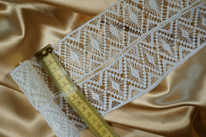 Guipure lace ribbon in white LL-1540 or ivory LL-1541, bridal lace trim, Ribbon Lace for bridal or wedding dresses, 100cm length, 5,3cm wide