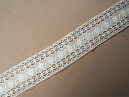 LL-1544, Guipure lace ribbon in off-white, bridal lace trim, Ribbon Lace for bridal or wedding dresses, 100cm length, 6cm wide