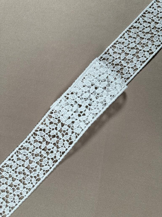 LL-1546, Guipure lace ribbon in off-white, bridal lace trim, Ribbon Lace for bridal or wedding dresses, 100cm length, 4,2cm wide