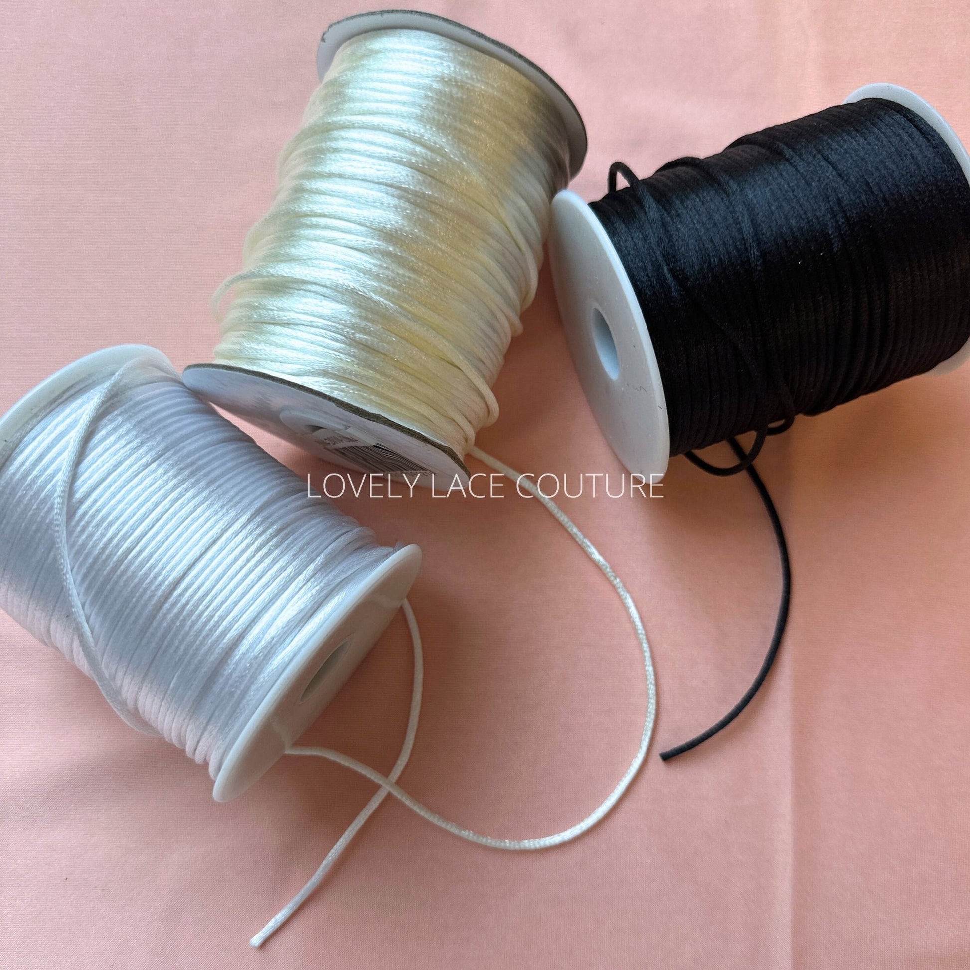satin cord in white, ivory and black color, 2,5mm thick